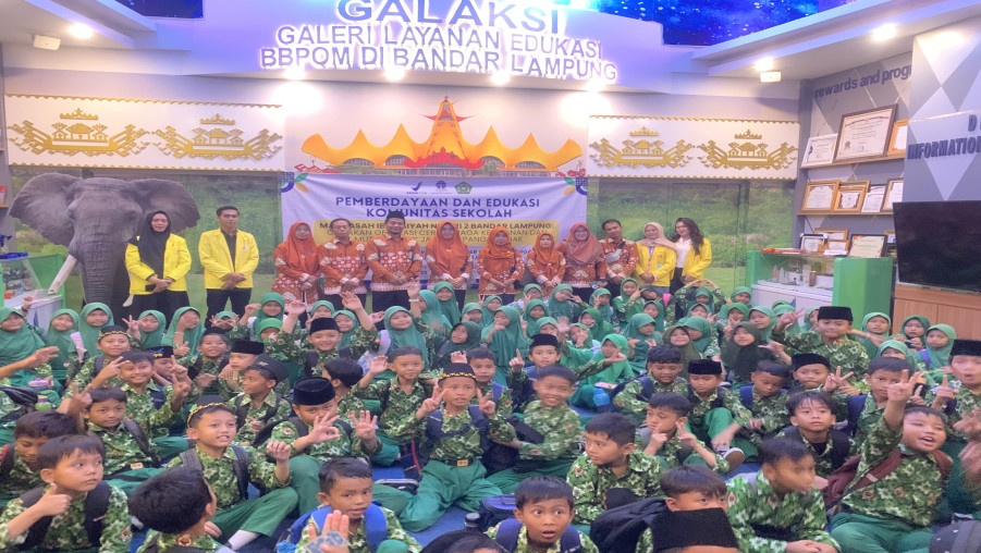 Terkuak! Siswa Kelas 4 MIN 2 Bandar Lampung Bongkar Rahasia Makanan Berbahaya di BBPOM, Ditutup Salat Berjamaah di Masjid Raya Al Bakrie yang Megah!
