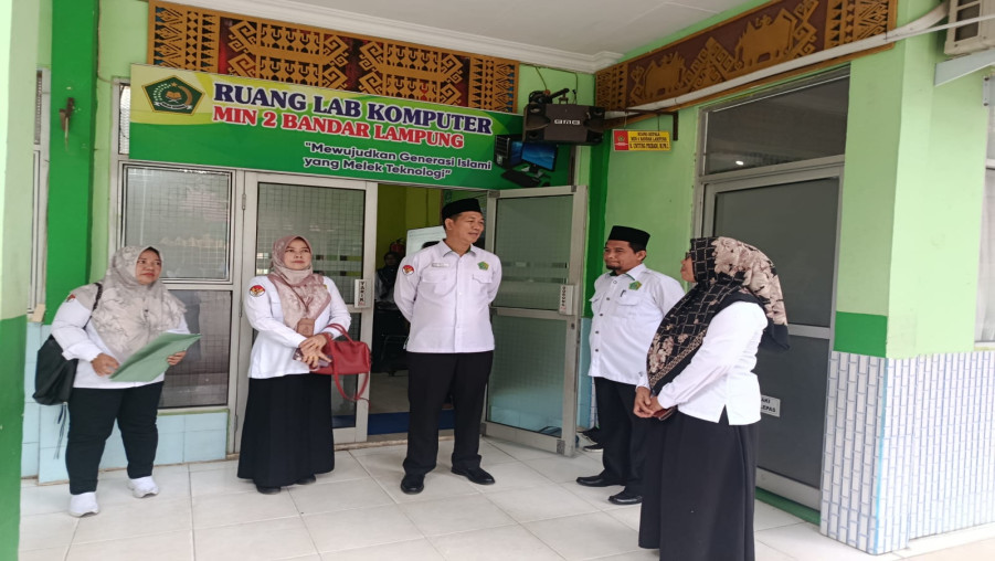 Monitoring Hari Pertama TKA di MIN 2 Bandar Lampung oleh Kasi Penmad Kemenag Kota