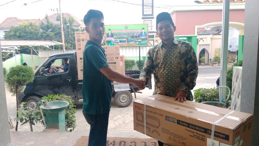 Wali Murid Kembali Sumbangkan 1 Unit AC untuk Perpustakaan Madrasah