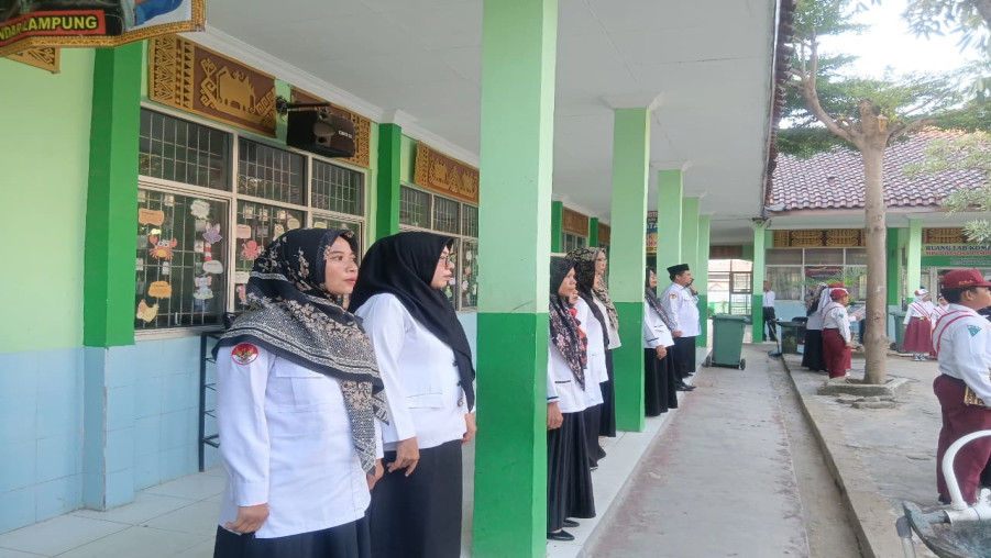 Siswa Kelas Sa‘ad bin Abi Waqqash Sukses Jadi Petugas Upacara di MIN 2 Bandar Lampung