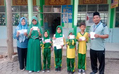 Tebar Kebaikan, Bunda Rere Salurkan Santunan Kasih bagi Siswa Yatim dan Dhuafa MIN 2 Bandar Lampung